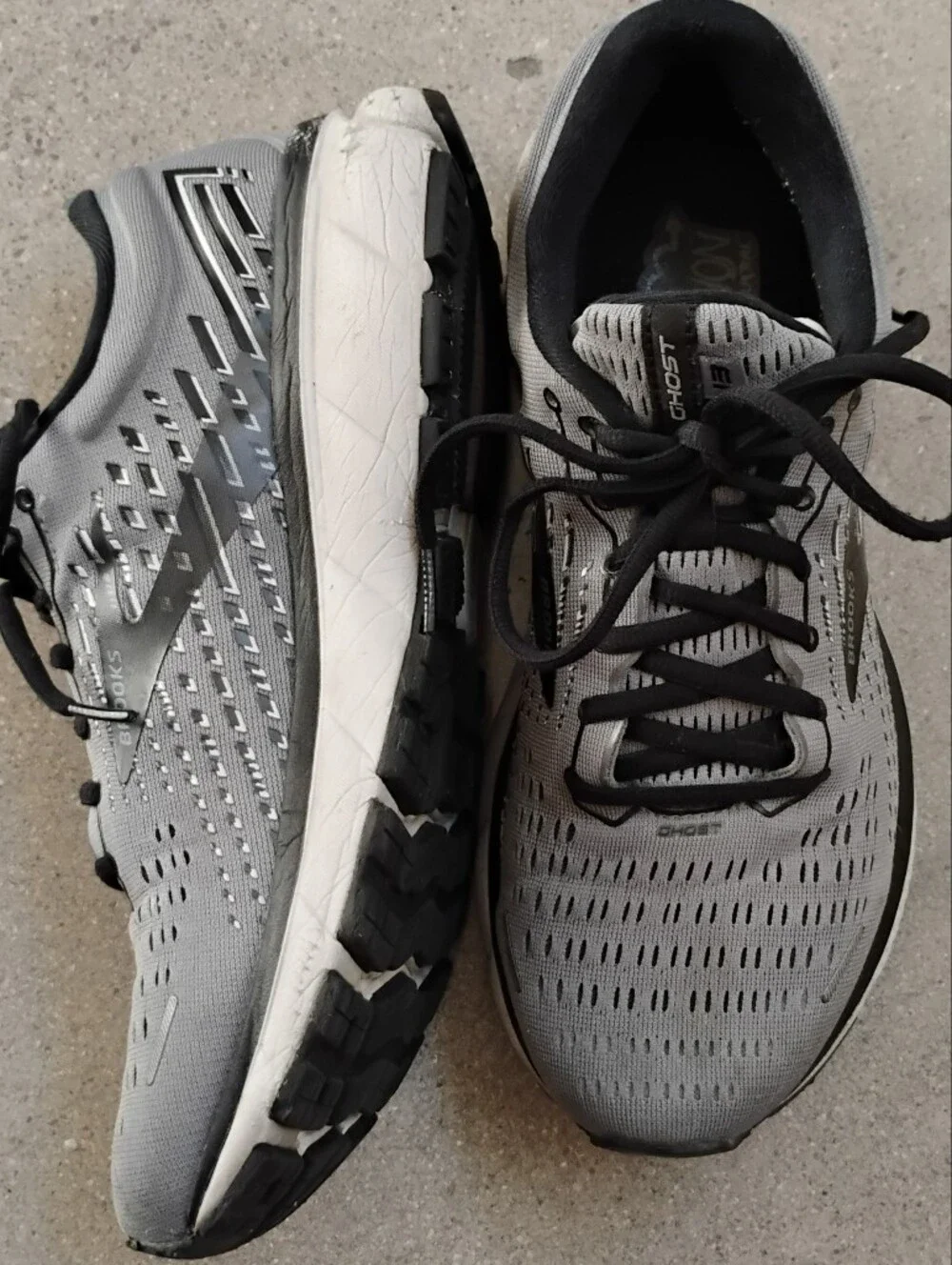 Brooks Ghost Men's Running Shoes - Gray & Black
